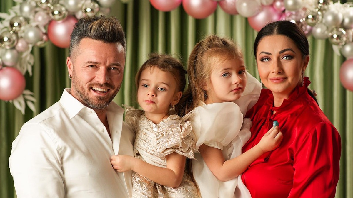 Gabriela Cristea și familia sa
