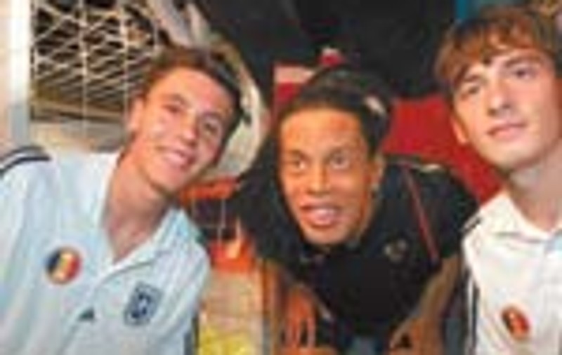 Oltenii, langa Ronaldinho