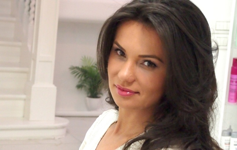 Mirela Stelea a găsit o METODĂ INEDITĂ pentru întreţinerea părului! Uite care este SECRETUL EI