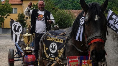 Un suporter din Cluj a plecat cu căruța la finala Cupei de la Sibiu: „O să ajungem după vreo 7 ore, plouă torențial”
