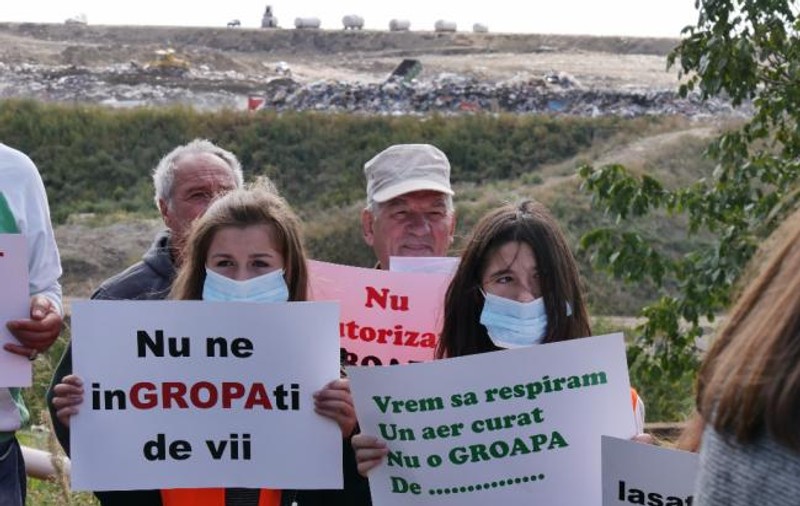 Protest al locuitorilor comunelor Berceni și Vidra, pentru închiderea gropii de gunoi de la Sintești