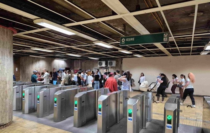 Sute de oameni s-au înghesuit să se angajeze la Metrorex, dar de fapt au avut parte de o surpriză