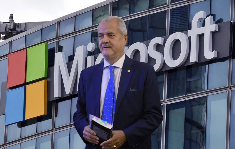 Procesul șpăgilor pentru licențele Microsoft începe și la Viena. Presa austriacă: „factori de decizie ai statului român au cerut plata unor «comisioane»”, inclusiv pentru Adrian Năstase