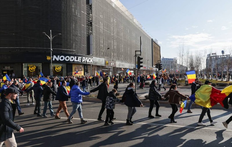 Ziua de 24 ianuarie, marcată de mii de români. Unirea Principatelor celebrată cu horă în centrul Bucureștiului