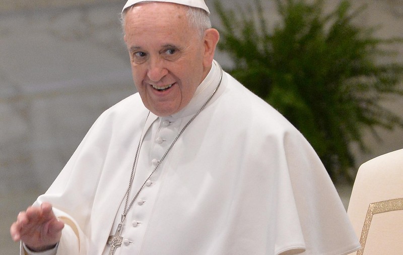 Papa Francisc, invitat în Ucraina de preşedintele Petro Poroşenko