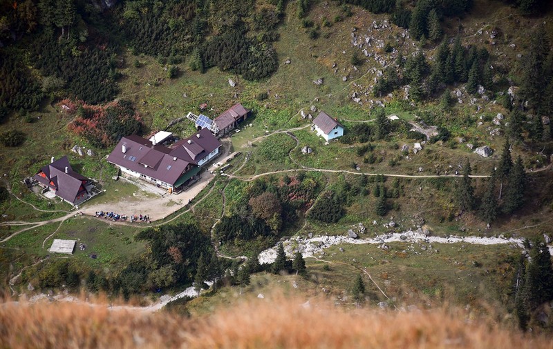Bărbat reținut, după ce a postat un anunț mincinos și a luat bani de la doi bucureșteni care voiau să închirieze o cabană în Apuseni