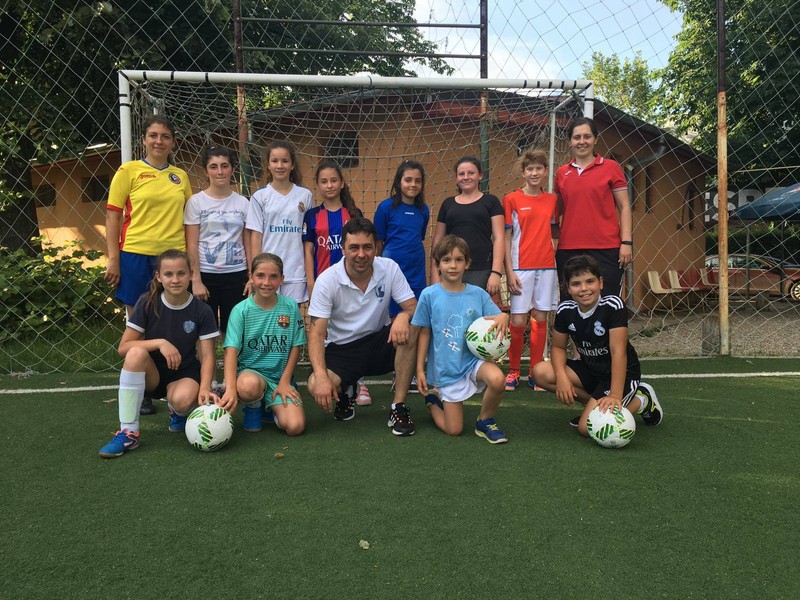 Vandame din Trăsniții este antrenorul unei echipe de fotbal feminin