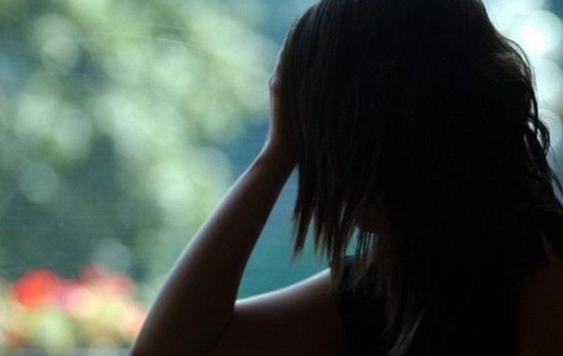 Un bărbat și-a violat fata vitregă în vârstă de 15 ani. Agresorul a fost reținut