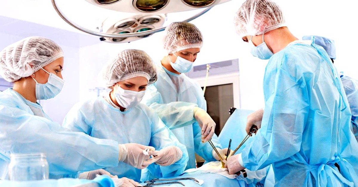 Un medic cardiolog grec a operat în România, fără să aibă dreptul