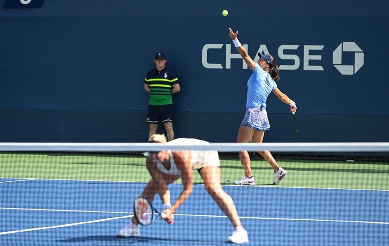 Monica Niculescu s-a calificat în optimi, în proba de dublu, la China Open