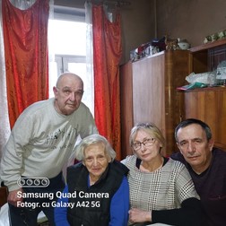 Soții Grigorov alături de mătușa lor, Vera, în vârstă de 100 de ani, și de Mircea Ilie, vărul lor din Câmpulung Moldovenesc