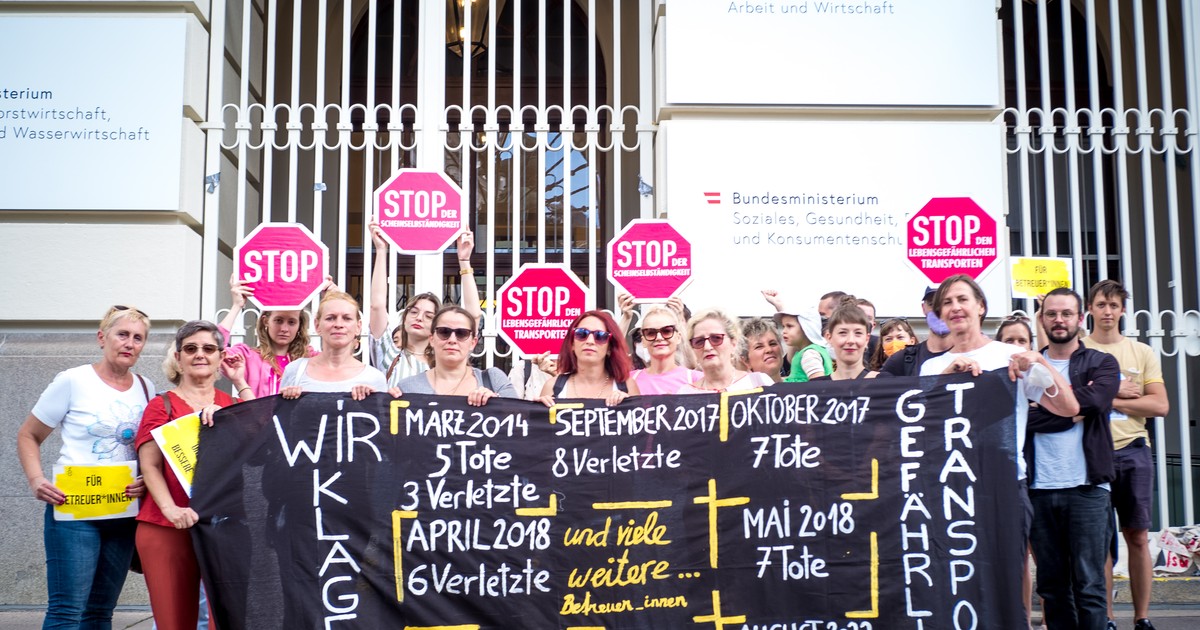 Pe 1 septembrie, mai multe organizații ce luptă pentru drepturile îngrijitoarele au protestat în fața Ministerului Social și al Economiei din Viena. Foto: Christopher Glanzl 