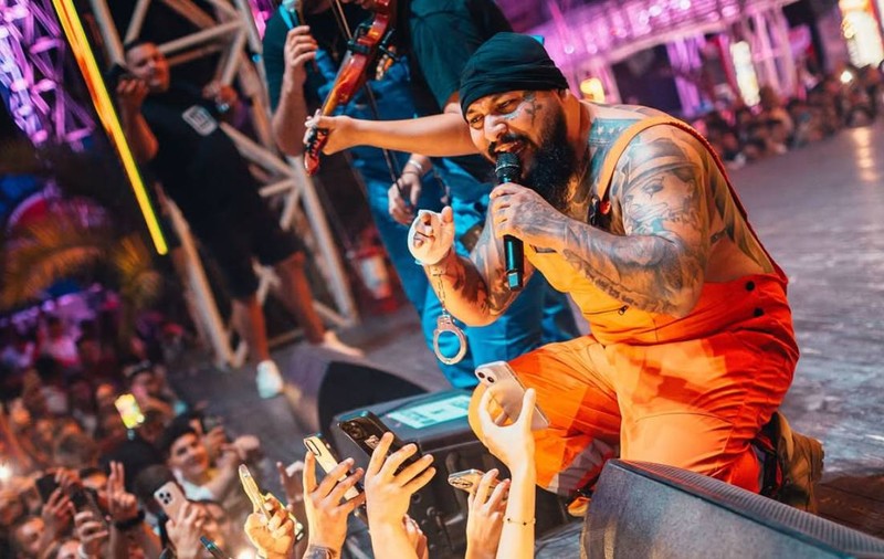 Dani Mocanu a anunțat la concert că a scăpat de condamnarea de 6 ani și 5 luni. Faptele s-au prescris: „Dumnezeu m-a ajutat”