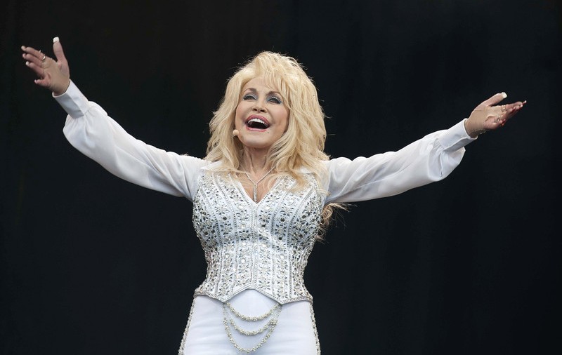 Veterana cântăreață Dolly Parton a lansat o piesă emoționantă despre criza coronavirusului. Mesajul artistei