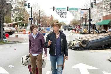 Jesse Eisenberg și Woody Harrelson / Foto: Sony Pictures Releasing