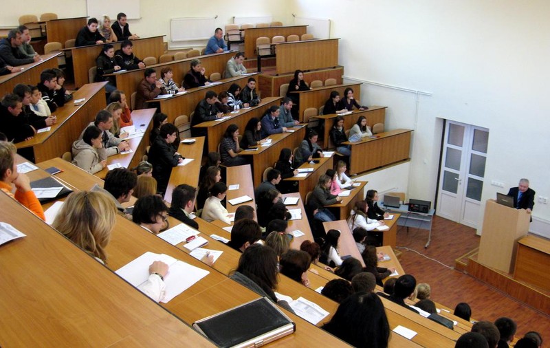 Date oficiale: numărul elevilor şi studenţilor din anul şcolar 2019-2020 a scăzut cu peste 21.000
