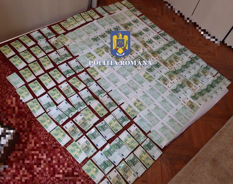Valută din 8 țări și zeci de tablouri, găsite în urma perchezițiilor în dosarul „stimulatoarelor cardiace de la decedați”. Despre ce sume e vorba