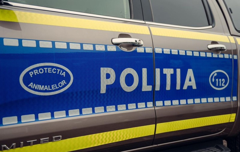 Un bărbat și-a ucis tatăl cu un burghiu, în Brașov, după ce a spart mai multe uși ca să ajungă la victima ascunsă în baie