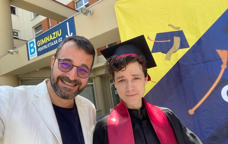 Andrei Aradits își crește singur băiatul, după ce a divorțat și soția a plecat în India: „Fii-miu trebuie să dea Bac-ul”