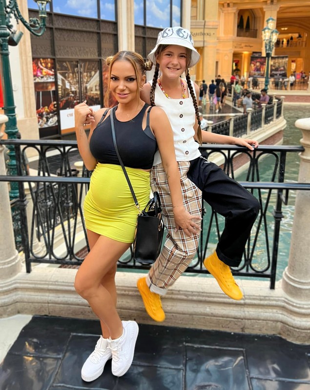 Sienna, fiica Andreei Antonescu, a rămas să locuiască cu tatăl său în America: „E foarte greu pentru mine ca mamă”
