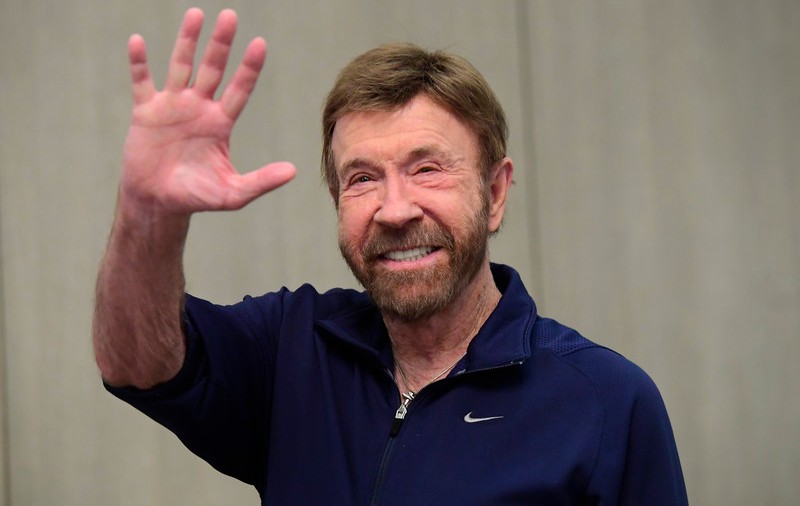 Chuck Norris a împlinit 80 de ani. Replică fabuloasă despre coronavirus și bancuri cu legendarul actor