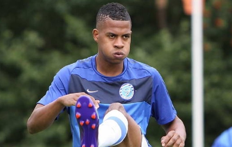 Rapid a adus un jucător din Eredivisie! Rihairo Meulens a semnat cu Rapid