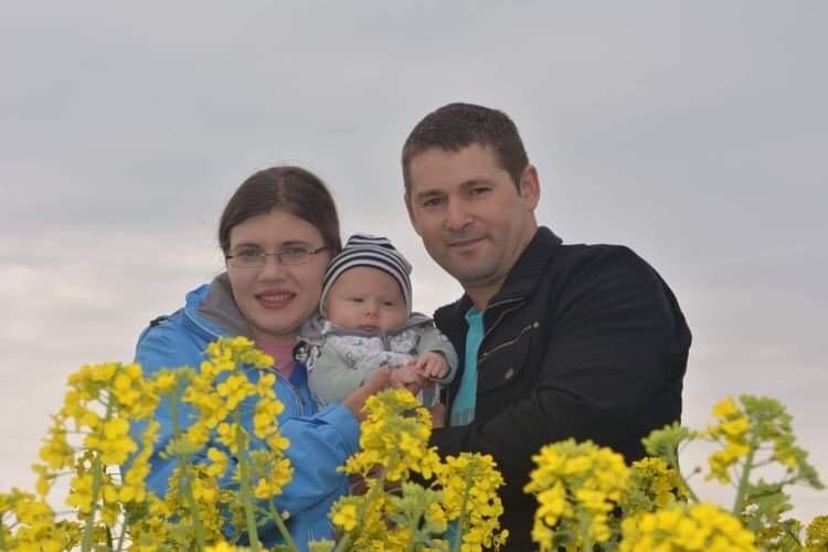 Ioan, alături de soția și fiul lor