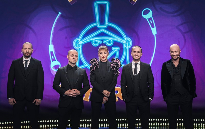 Personalități legendare vin la iUmor pentru un roast istoric. Cei trei jurați de la Antena 1 vor avea parte de un moment unic