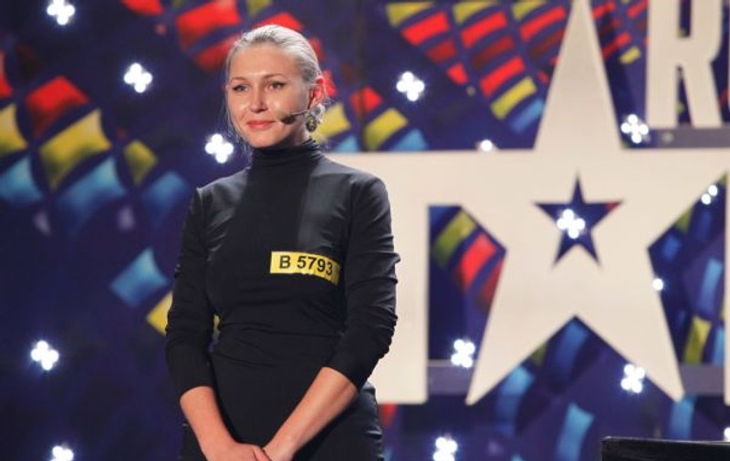 Ana Munteanu de la "Românii au talent": "Mă ascundeam sub masa de la bucătărie și 'pictam' pe tapetele din cameră"