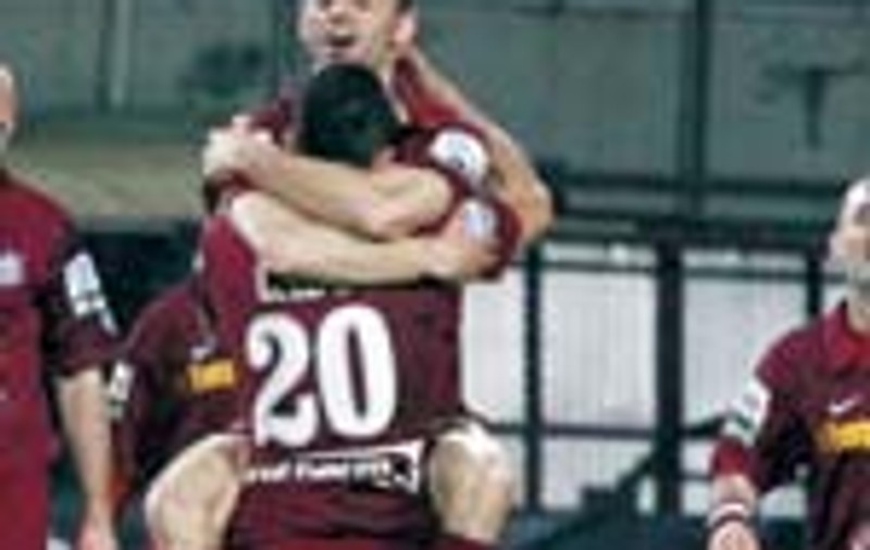 Pe doua fronturi