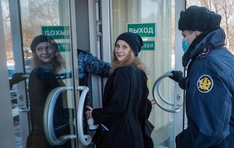 Două membre ale trupei punk Pussy Riot, aflate în închisoare după ce au demonstrat pentru Aleksei Navalnîi, au intrat în greva foamei