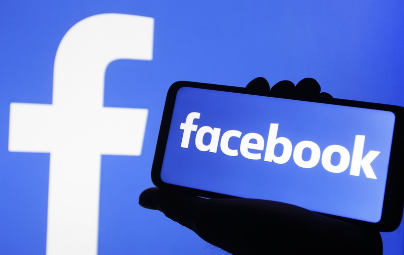 Facebook elimină de pe platformă știrile false despre vaccinurile anti-COVID-19
