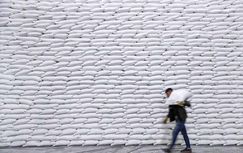 India, cel mai mare producător de zahăr la nivel mondial, restricționează exporturile