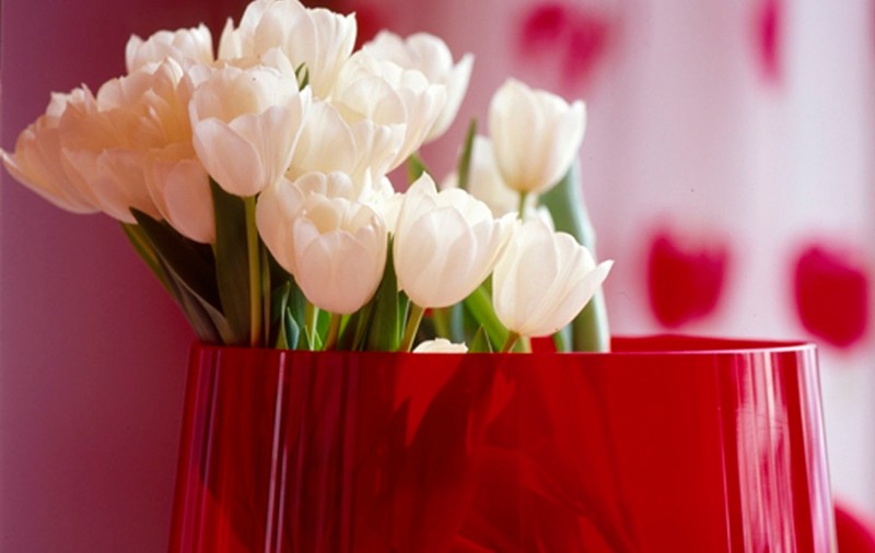 Află câţi bani dau românii pe flori de Valentine's Day!