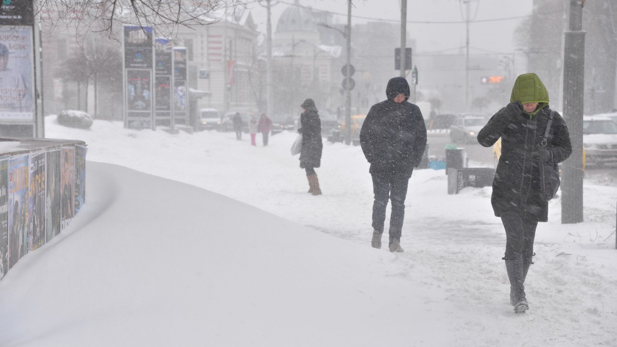 Cod portocaliu de ninsori abundente și viscol și cod galben de precipitații, în cea mai mare parte din țară