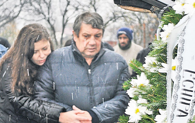Rita Mureşan, la un pas de leșin la înmormântarea mamei