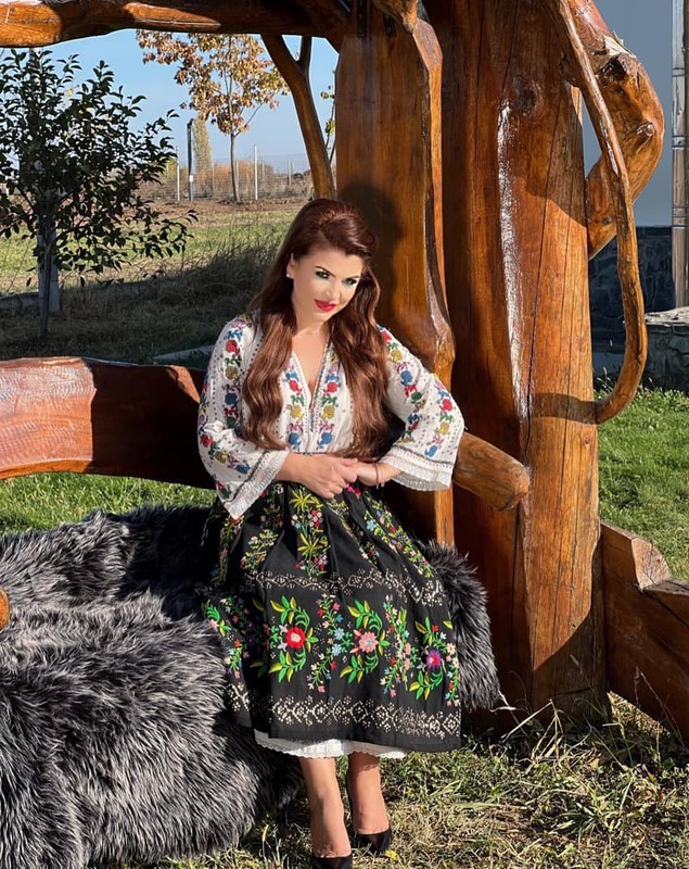 Cântăreața Claudia Ghițulescu, declarații neașteptate la trei ani de la divorțul de soțul care a înșelat-o