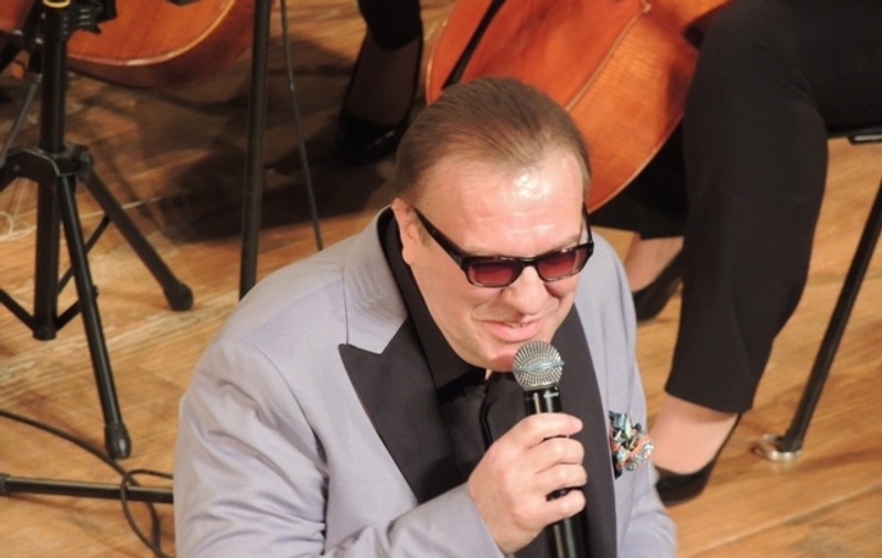A fost în cea mai bună formă! Gabriel Cotabiţă, seara cu emoţii la Botoşani! " Nu am să vorbesc mai mult decât Florin Piersic"