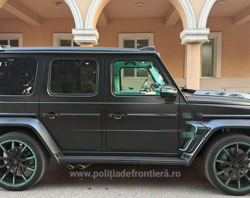 Un elvețian a rămas fără mașina sa de 200.000 de euro, un Mercedes-AMG G-Class Brabus, pe A1, pe sensul de mers Timișoara - Arad