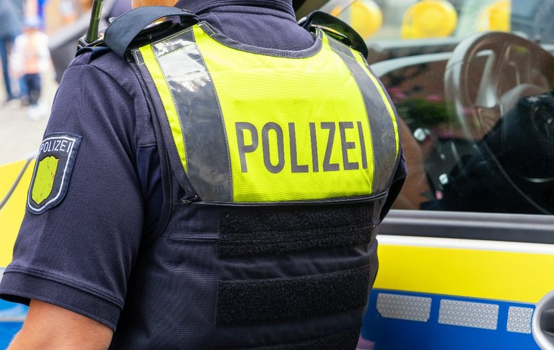 Un român amendat pentru poluarea apei în Germania a scăpat de închisoare după ce le-a dat polițiștilor 3.600 de euro