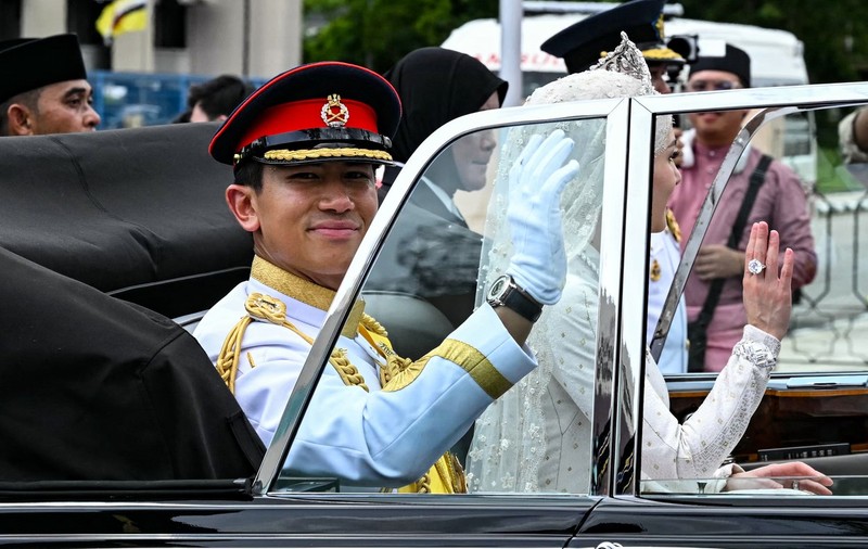 Prințul Abdul Mateen din Brunei s-a căsătorit în cadrul unei ceremonii fastuoase