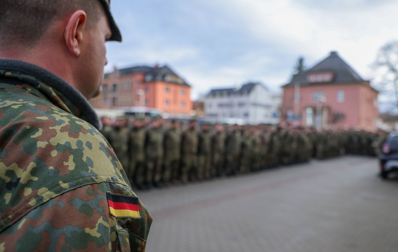 Un soldat Bundeswehr a împușcat 4 oameni, între care iubitul fostei sale partenere, o prietenă a acesteia și copilul ei de 3 ani, în Germania: „Plănuia o baie de sânge și mai mare”