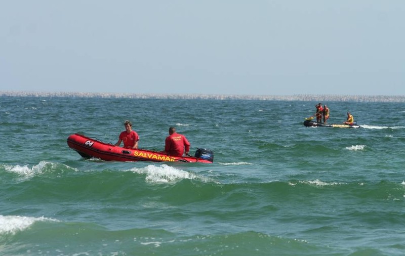 Un bărbat care se afla pe plaja de nudiști din Eforie Nord s-a înecat