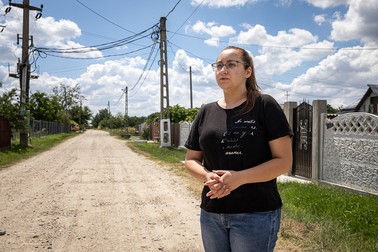 Diana, 19 ani, a cerut lămuriri de la instituţiile statului
