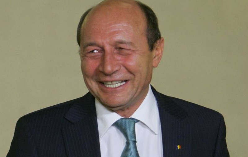 ALEGERI EUROPARLAMENTARE 2014. MĂSURI SPORITE de SECURITATE la liceul unde VOTEAZĂ PREŞEDINTELE Traian Băsescu