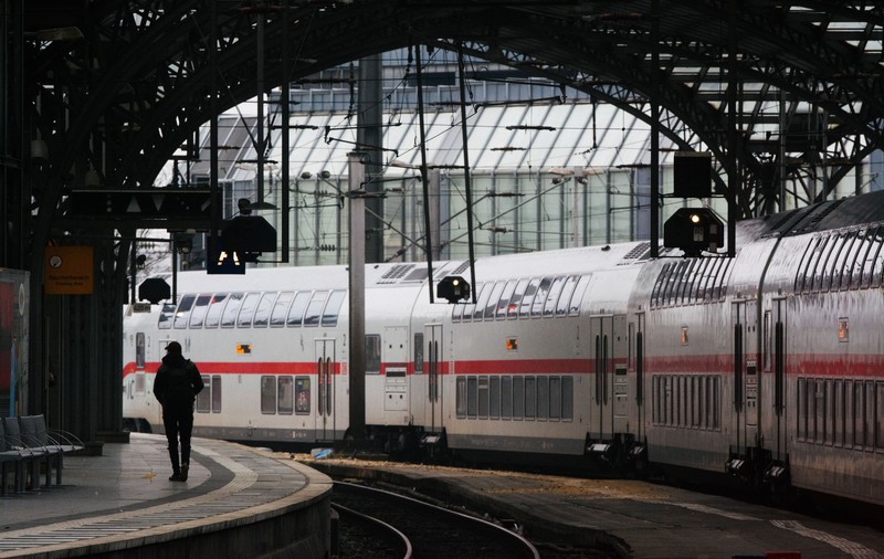 Un bebeluș s-a născut într-un tren de mare viteză, pe ruta Franța-Germania. Călătoria, reluată după o întârziere de 80 de minute