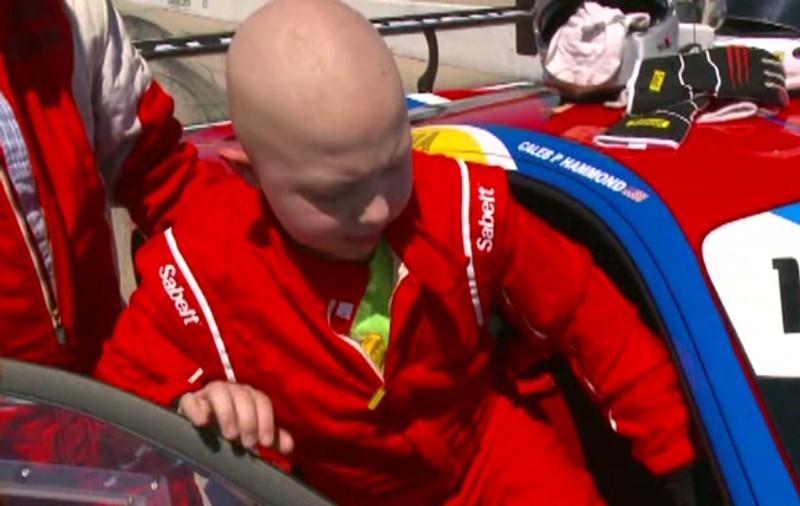 Un copil bolnav de leucemie în fază terminală a cerut autocolante cu Ferrari pe sicriu. Ce surpriză a primit în schimb