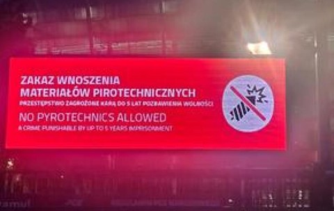 Mesajul cu care au fost întâmpinați fanii români la Varșovia înaintea meciului cu Polonia