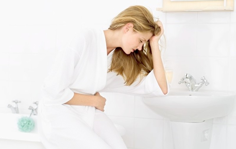 Ai sărit calul cu mâncarea și băutura de Paște? Scapă de mahmureală, de gaze intestinale și constipație cu remedii naturale!