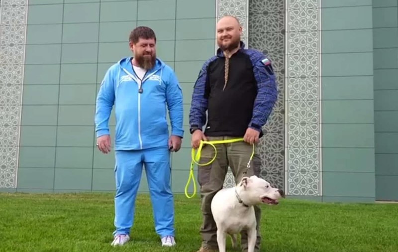 „Bine ai revenit acasă, Akin”. Un câine furat de soldații ruși de la Azovstal a fost predat în timpul ultimului schimb de prizonieri cu ucrainenii